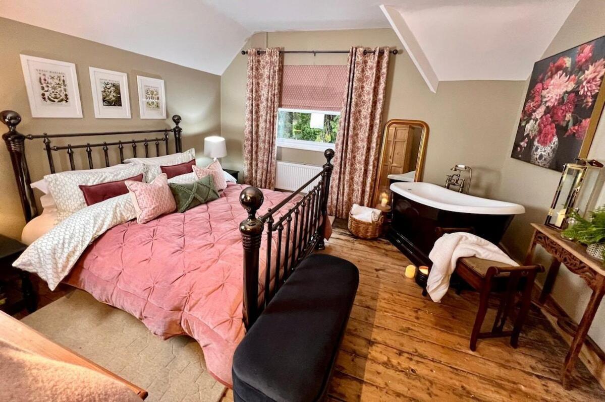 6 - Central Location - Entire House - Free Parking Merthyr Tydfil Esterno foto