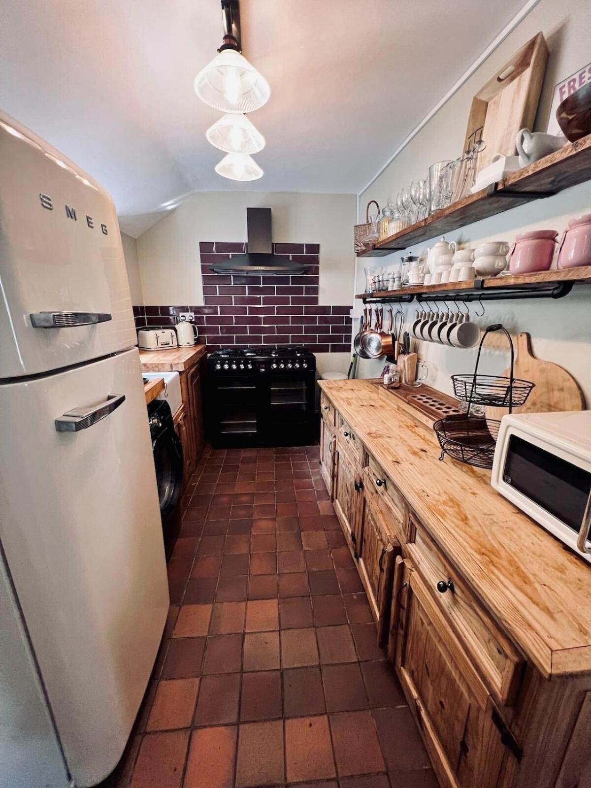 6 - Central Location - Entire House - Free Parking Merthyr Tydfil Esterno foto
