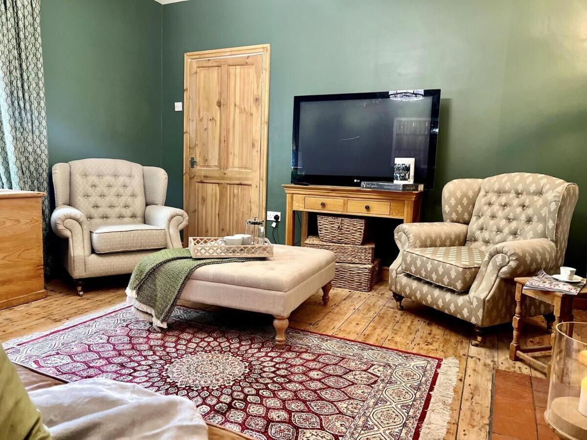 6 - Central Location - Entire House - Free Parking Merthyr Tydfil Esterno foto