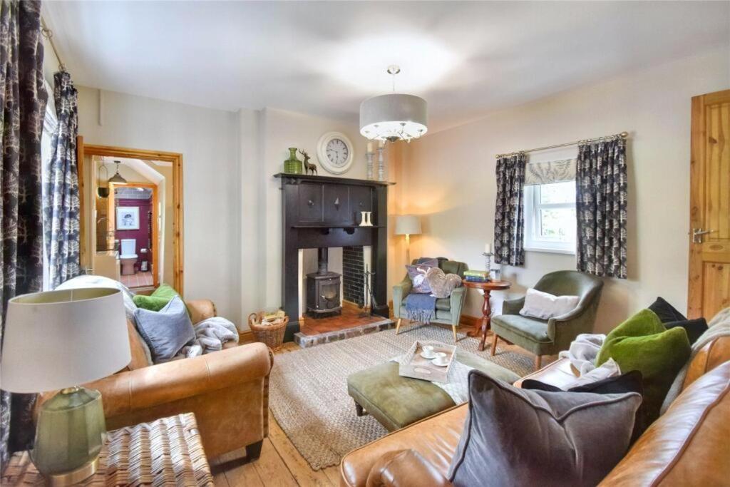 6 - Central Location - Entire House - Free Parking Merthyr Tydfil Esterno foto